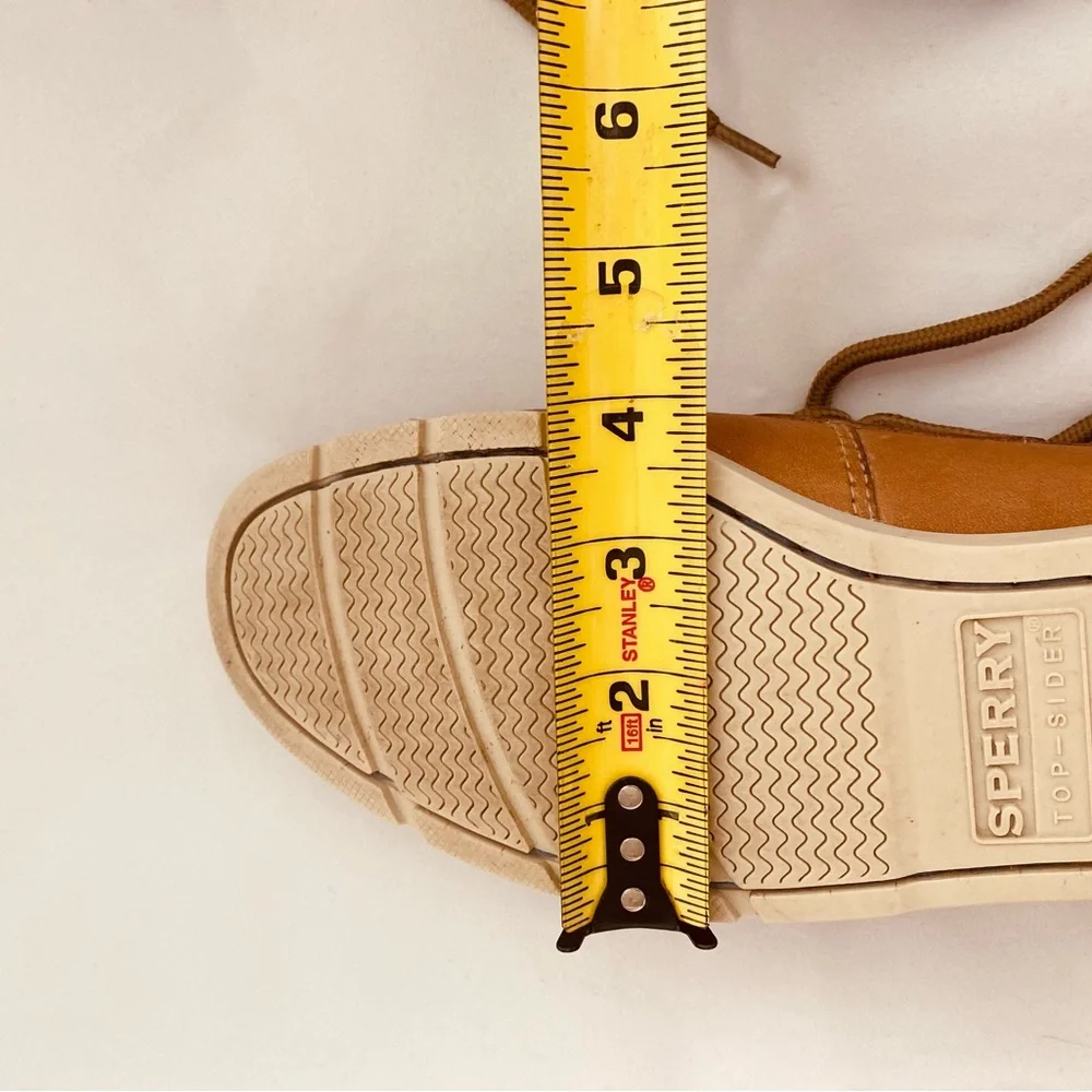 Men’s Sperry Authentic Original 2-Eye Boat Shoe Size 8M. Lace closure. Leather